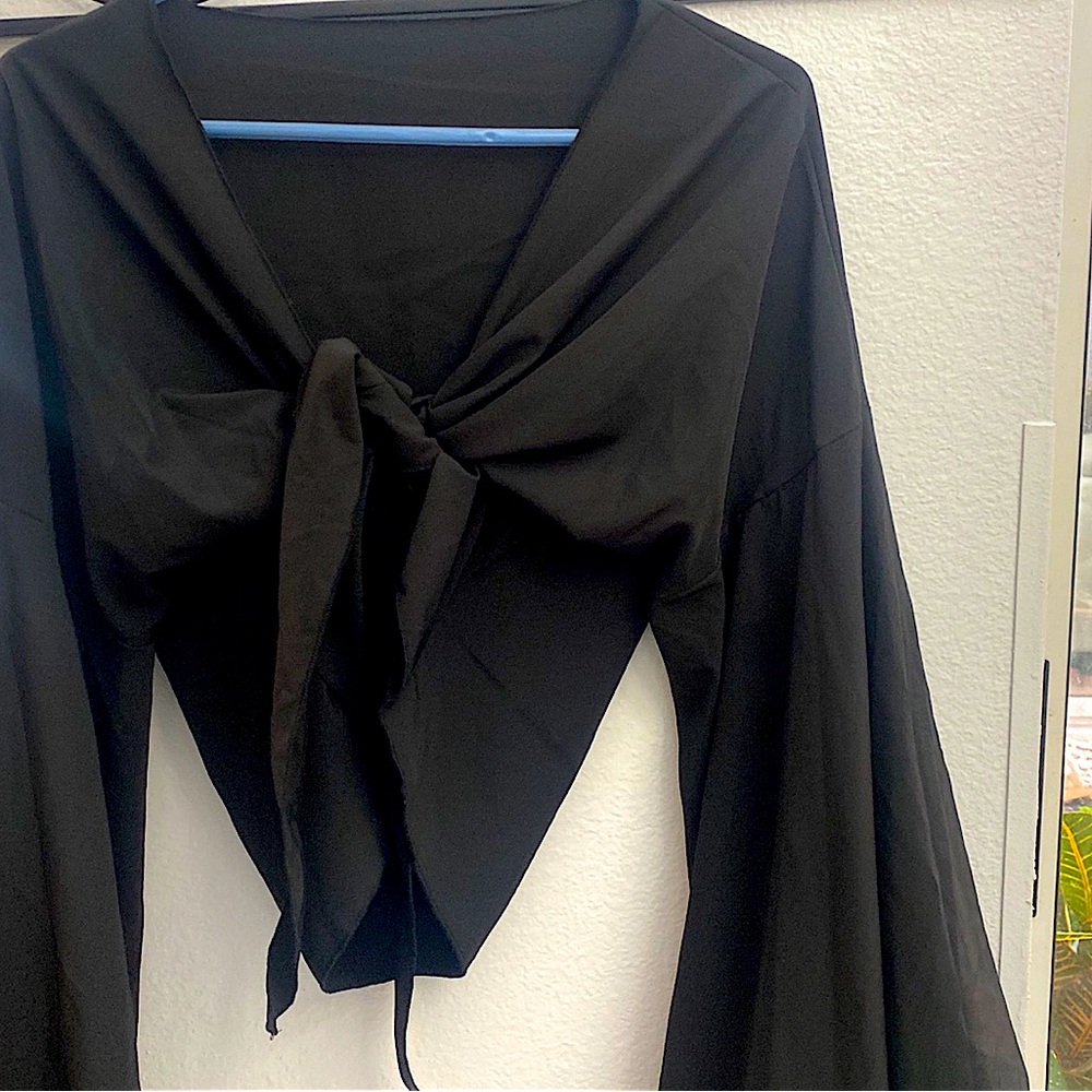 Ruffled long sleeve cropped shirt